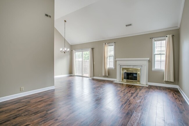 1129 W Main St in Franklin, TN - Building Photo - Building Photo