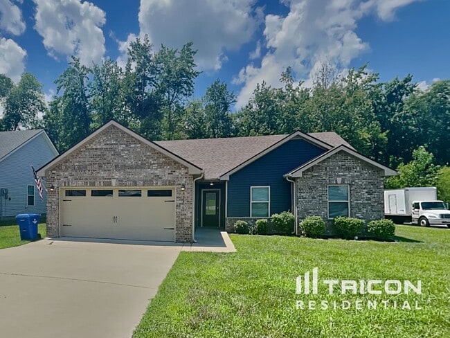 property at 634 Hollow Crst