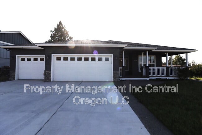 property at 3721 SW Tommy Armour Ln