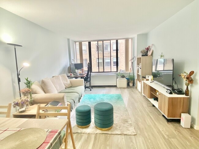 property at 445 5th Ave