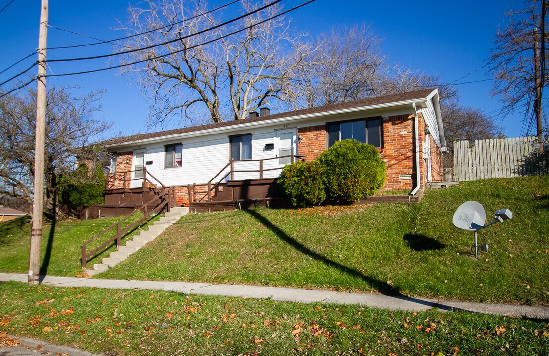 1597 Walbridge Ave, Unit 2 in Toledo, OH - Building Photo