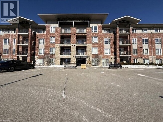 43 Waterford Dr in Guelph, ON - Building Photo - Building Photo