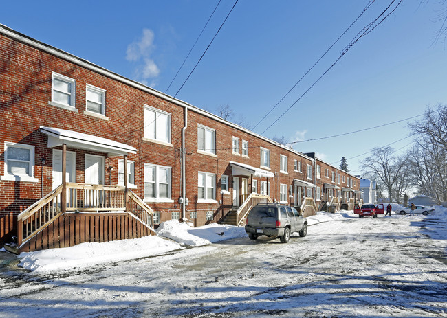 Rundell Street Apartments in Pontiac, MI - Building Photo - Building Photo