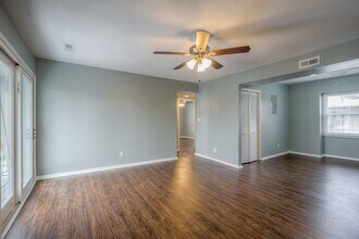 4115 Warwick Blvd in Kansas City, MO - Building Photo - Building Photo