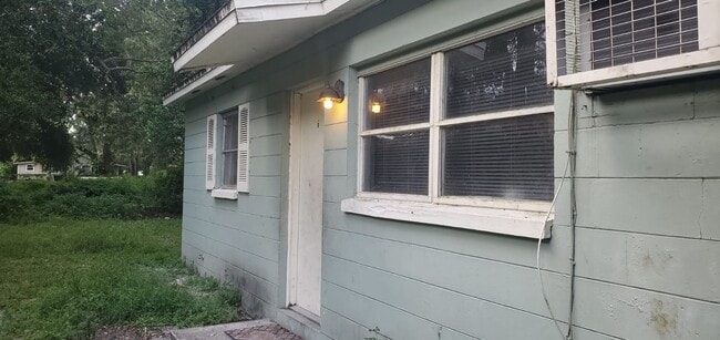 property at 10011 N 14th St