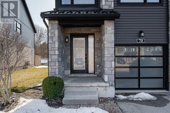 70 Hawkins Dr in Guelph, ON - Building Photo - Building Photo