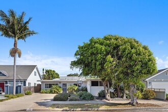 435 Cherry Ave in Imperial Beach, CA - Foto de edificio - Building Photo