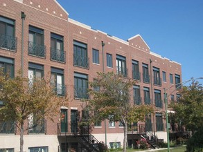 7002-7016 W Medill Ave in Chicago, IL - Foto de edificio - Building Photo