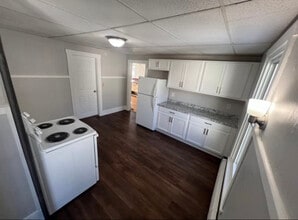 64 State St in Brewer, ME - Foto de edificio - Building Photo