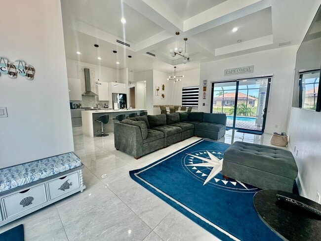 2117 NE 1st Ave in Cape Coral, FL - Building Photo - Building Photo