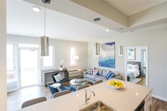 190 Beach 69th St-Unit -7P in Queens, NY - Foto de edificio - Building Photo