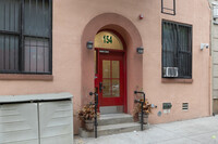 154 E 97th St in New York, NY - Building Photo - Building Photo