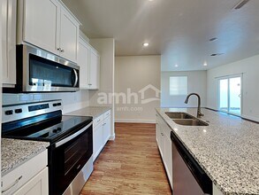 1768 N Montgomery Way in Meridian, ID - Foto de edificio - Building Photo