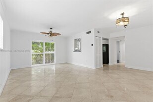 821 Euclid Ave in Miami Beach, FL - Building Photo