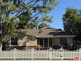 5500 Colbath Ave in Los Angeles, CA - Building Photo