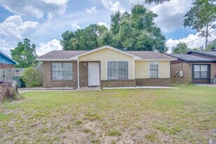 2709 Chicago Ct in Pensacola, FL - Building Photo
