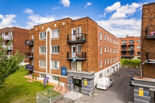 Le Côte Sainte-Catherine in Montréal, QC - Building Photo