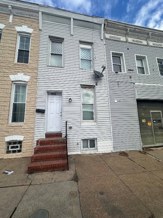 3332 Frederick Ave in Baltimore, MD - Foto de edificio