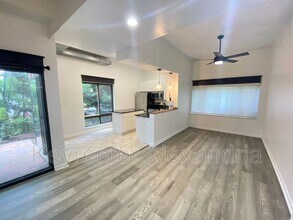 124 Roberts Ln in Alexandria, VA - Building Photo - Building Photo