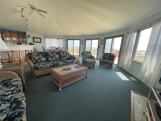 42091 Dune Wy in Avon, NC - Building Photo - Building Photo