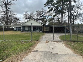 335 Bayou Dr in Channelview, TX - Building Photo
