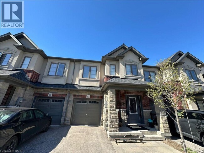 324 Equestrian Way in Cambridge, ON - Building Photo - Building Photo