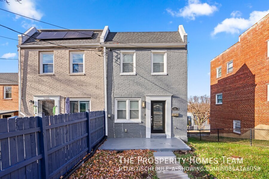 502 Foxhall Pl SE in Washington, DC - Building Photo