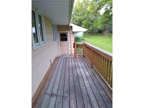 209 Valley High Rd in Burnsville, MN - Building Photo - Building Photo