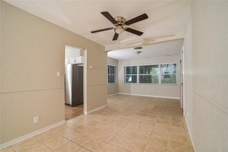 5621 Perrine Dr in Orlando, FL - Building Photo - Building Photo