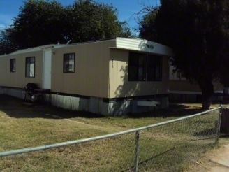 401 E Scharbauer St in Hobbs, NM - Foto de edificio