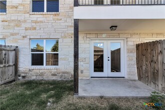 100 Sandstone Dr in Jarrell, TX - Building Photo - Building Photo