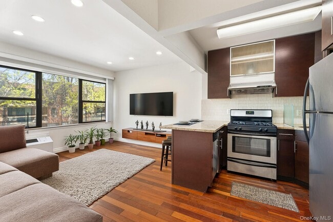 71-19 162nd St in Queens, NY - Building Photo - Building Photo