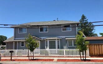 10249 Pasadena Ave in Cupertino, CA - Building Photo