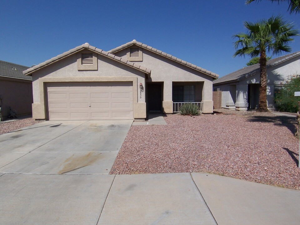 2850 S 64th Dr in Phoenix, AZ - Building Photo