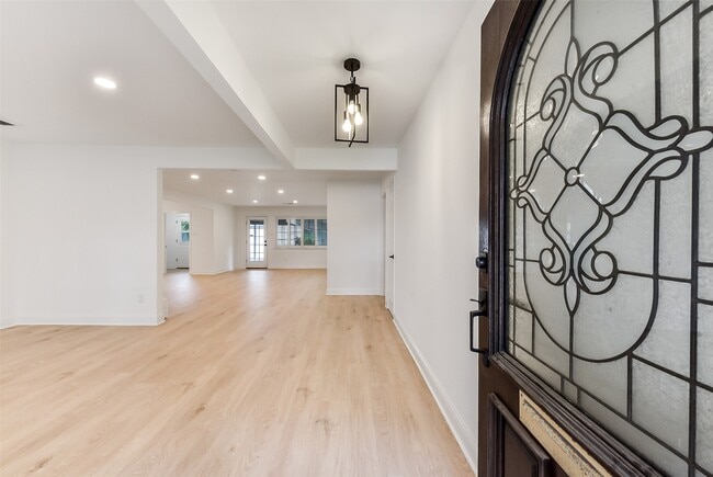 5946 Valkeith Dr in Houston, TX - Building Photo - Building Photo