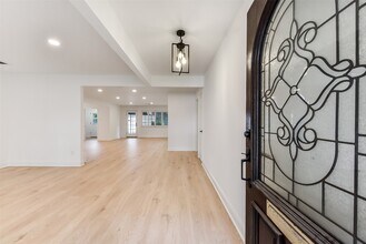 5946 Valkeith Dr in Houston, TX - Building Photo - Building Photo