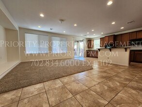 10224 Borah Peak Ave in Las Vegas, NV - Building Photo - Building Photo