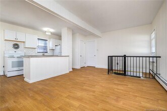 15 Duncanson St in Stamford, CT - Building Photo - Building Photo