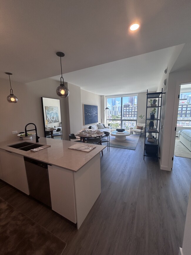 160 NW 27th St, Unit A30 in Miami, FL - Building Photo - Building Photo