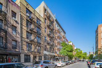 430 E 11th St in New York, NY - Foto de edificio - Building Photo