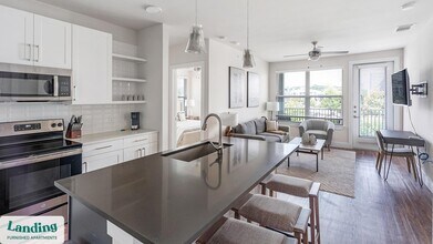 15950 Chase Hill Blvd in San Antonio, TX - Building Photo - Building Photo