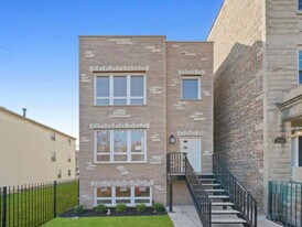 2811 W Jackson Blvd in Chicago, IL - Building Photo
