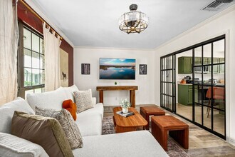 3951 Starhill Dr in San Antonio, TX - Building Photo - Building Photo