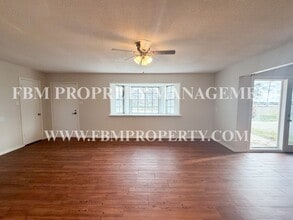 107 Berrys Chapel Rd in Milford, TX - Foto de edificio - Building Photo