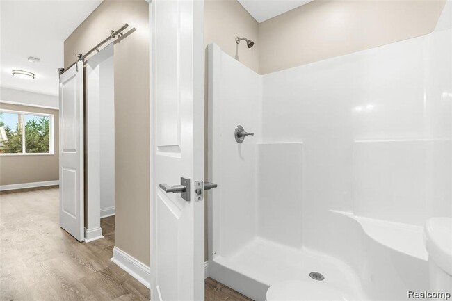 134 W University Dr in Rochester, MI - Foto de edificio - Building Photo