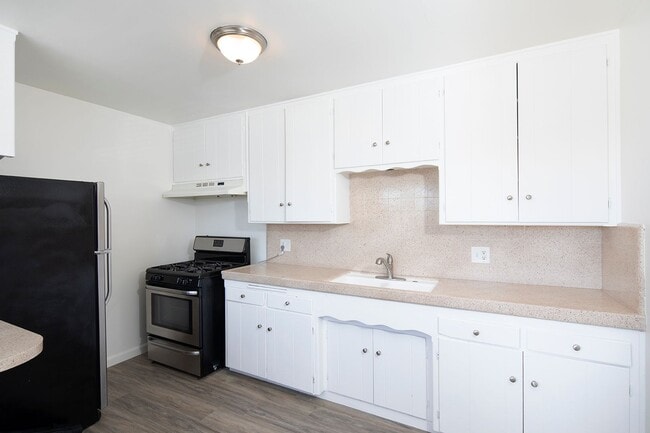 3060 1/4 Ivy St in San Diego, CA - Building Photo - Building Photo