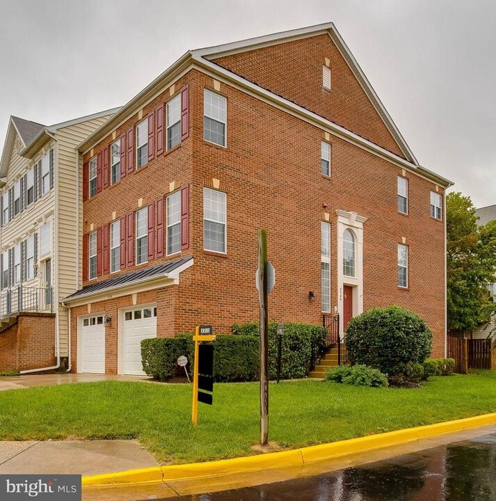 5300 Sandyford St in Alexandria, VA - Building Photo