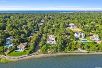 38 Aqua Dr in Southampton, NY - Building Photo - Building Photo