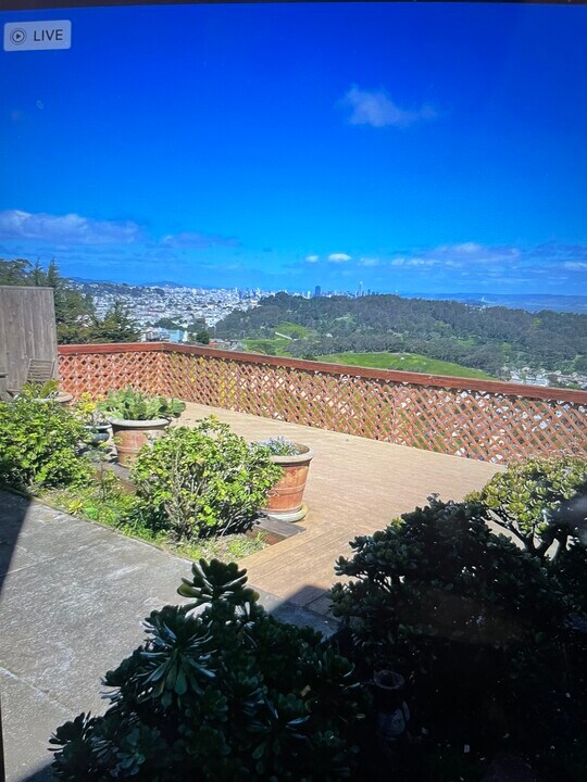279 Oakridge Dr, Unit In Law in Daly City, CA - Building Photo