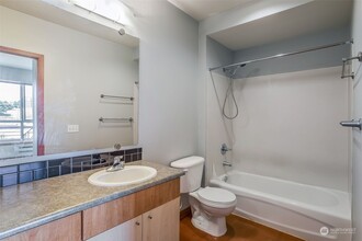 668 S Lane St, Unit 614 in Seattle, WA - Building Photo - Building Photo